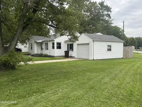 Exterior - 772 N Walnut St, Paulding, OH 45879 photo 2 of 5