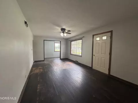 Living - 772 N Walnut St, Paulding, OH 45879 photo 2 of 4