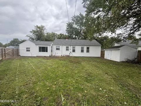 Exterior - 772 N Walnut St, Paulding, OH 45879 photo 3 of 5