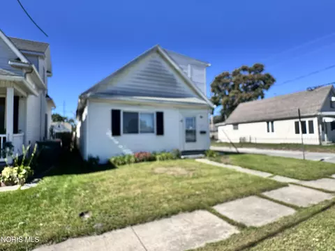 177 Bacon St, Rossford, OH 43460