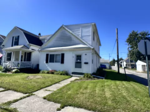 177 Bacon St, Rossford, OH 43460