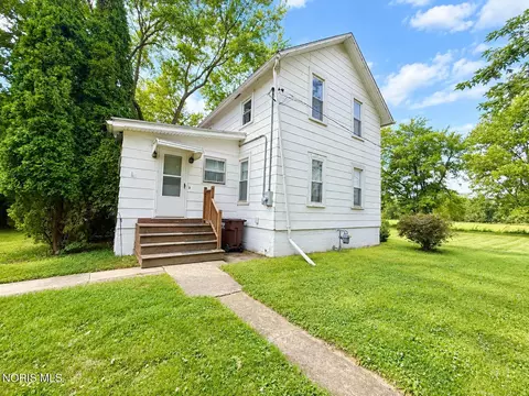 517 Victoria Pl, Woodville, OH 43469