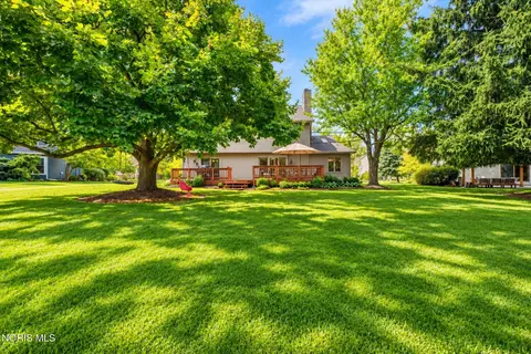 Exterior - 3903 Deerpath Dr, Sandusky, OH 44870 photo 16 of 19