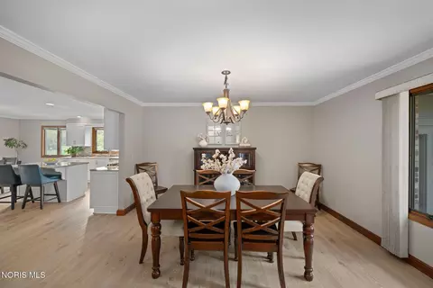 Dining - 3903 Deerpath Dr, Sandusky, OH 44870 photo 3 of 5