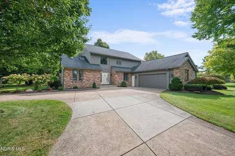 Exterior - 3903 Deerpath Dr, Sandusky, OH 44870 photo 6 of 19