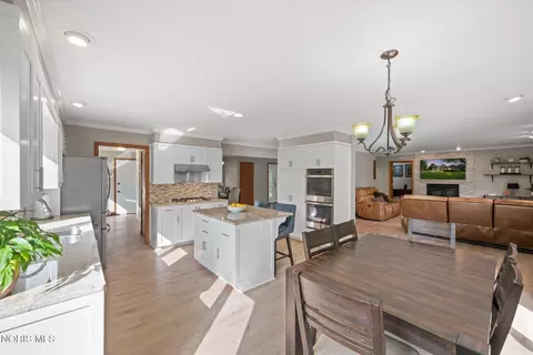 Kitchen - 3903 Deerpath Dr, Sandusky, OH 44870 photo 1 of 10