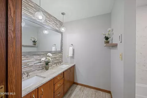 Bath - 3903 Deerpath Dr, Sandusky, OH 44870 photo 1 of 3