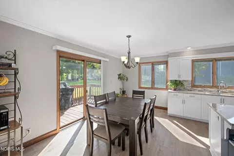 Dining - 3903 Deerpath Dr, Sandusky, OH 44870 photo 5 of 5
