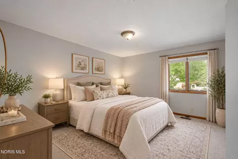 Bedroom - 3903 Deerpath Dr, Sandusky, OH 44870 photo 7 of 14