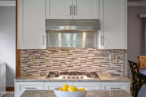 Kitchen - 3903 Deerpath Dr, Sandusky, OH 44870 photo 9 of 10