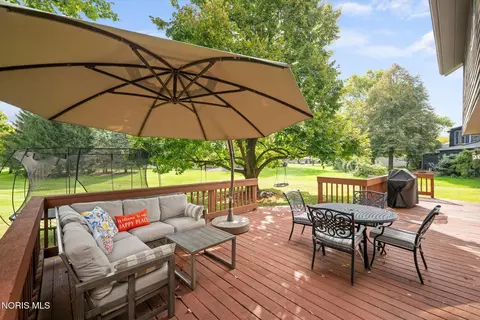 Exterior - 3903 Deerpath Dr, Sandusky, OH 44870 photo 4 of 19