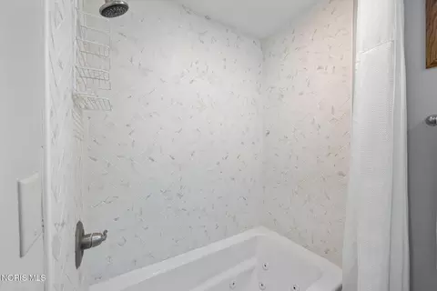 Bath - 3903 Deerpath Dr, Sandusky, OH 44870 photo 2 of 3
