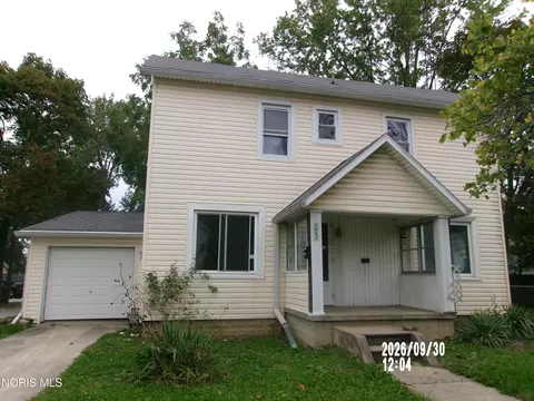 203 E Oak St, Wauseon, OH 43567