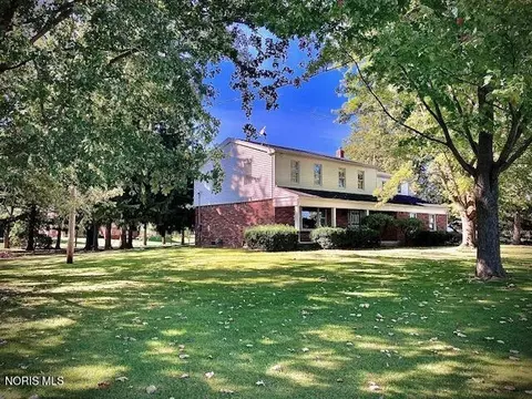 5449 Mitchaw Rd, Sylvania, OH 43560