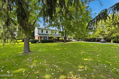 5449 Mitchaw Rd, Sylvania, OH 43560