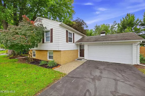 6461 Longfellow Rd, Sylvania, OH 43560