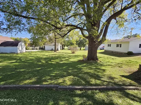 Exterior - 567 N 8th St, Upper Sandusky, OH 43351 photo 8 of 10