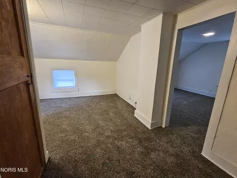 Bedroom - 567 N 8th St, Upper Sandusky, OH 43351 photo 5 of 6