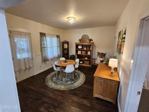 Dining - 567 N 8th St, Upper Sandusky, OH 43351 photo 2 of 3