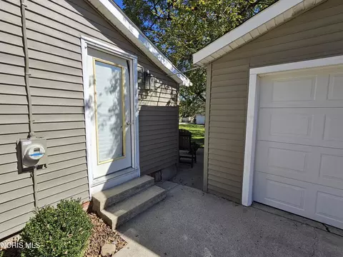 Exterior - 567 N 8th St, Upper Sandusky, OH 43351 photo 3 of 10