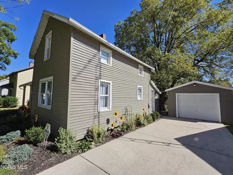 567 N 8th St, Upper Sandusky, OH 43351
