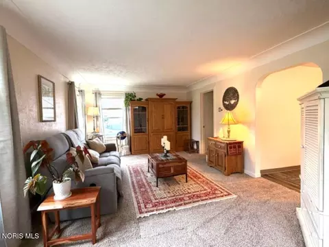Living - 1510 S Main St, Bryan, OH 43506 photo 2 of 3