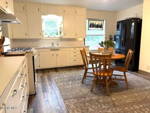 Kitchen - 1510 S Main St, Bryan, OH 43506 photo 2 of 3