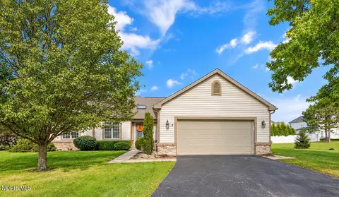 26464 Pin Oak Ct, Perrysburg, OH 43551