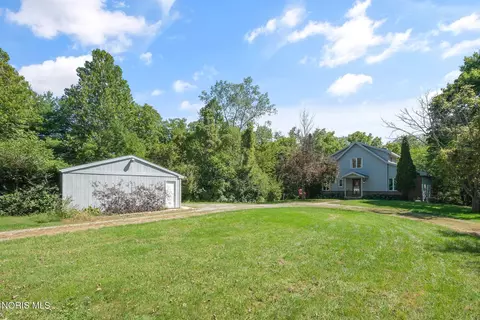 11005 S River Rd, Grand Rapids, OH 43522