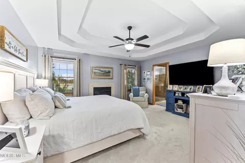 Bedroom - 23959 W Walbridge Rd, Curtice, OH 43412 photo 5 of 7