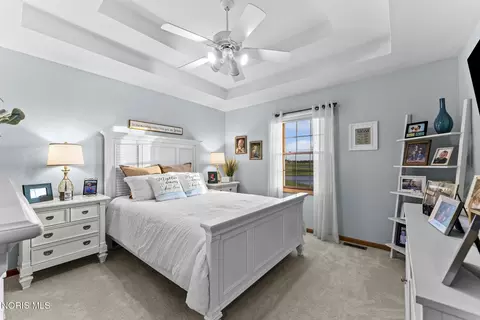 Bedroom - 23959 W Walbridge Rd, Curtice, OH 43412 photo 3 of 7