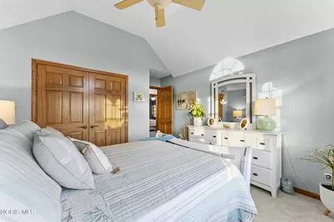 Bedroom - 23959 W Walbridge Rd, Curtice, OH 43412 photo 4 of 7