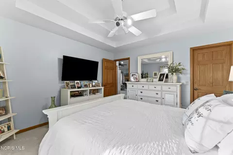 Bedroom - 23959 W Walbridge Rd, Curtice, OH 43412 photo 2 of 7