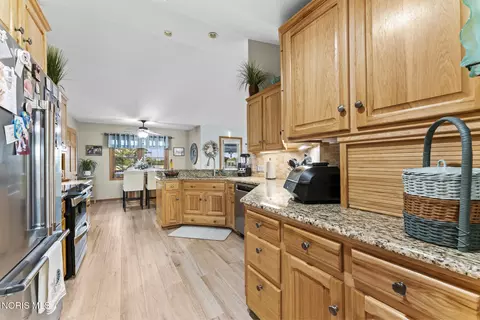 Kitchen - 23959 W Walbridge Rd, Curtice, OH 43412 photo 2 of 4