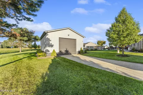 Exterior - 23959 W Walbridge Rd, Curtice, OH 43412 photo 9 of 10