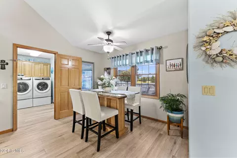 Dining - 23959 W Walbridge Rd, Curtice, OH 43412 photo 4 of 5
