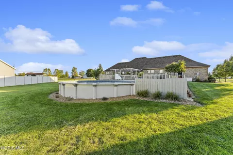 Exterior - 23959 W Walbridge Rd, Curtice, OH 43412 photo 1 of 10