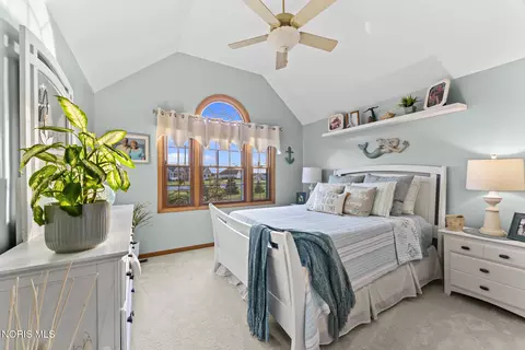 Bedroom - 23959 W Walbridge Rd, Curtice, OH 43412 photo 1 of 7