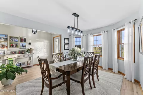 Dining - 23959 W Walbridge Rd, Curtice, OH 43412 photo 2 of 5