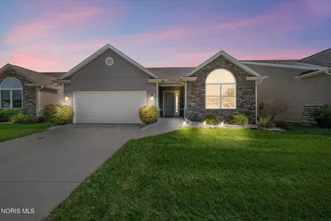 718 Meadowland Trl, Toledo, OH 43615
