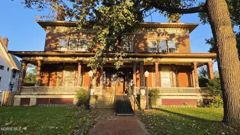 2256 Collingwood Blvd, Toledo, OH 43620
