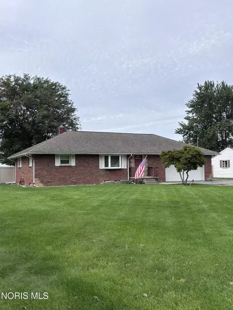 640 N Fostoria Rd, Northwood, OH 43619