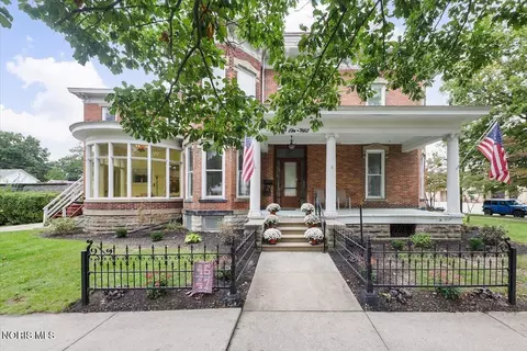 204 W Elm St, Wauseon, OH 43567