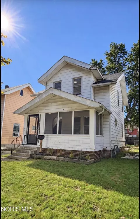 606 Colima Dr, Toledo, OH 43609