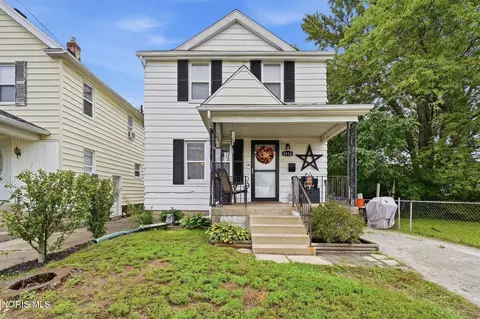 5114 Douglas Rd, Toledo, OH 43613