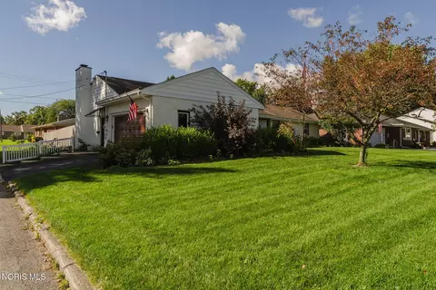 Exterior - 255 E Yates Ave, Findlay, OH 45840 photo 5 of 10