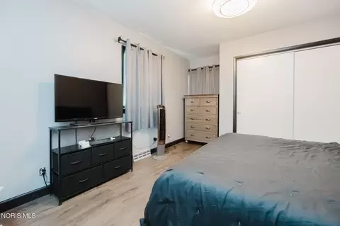 Bedroom - 255 E Yates Ave, Findlay, OH 45840 photo 6 of 8