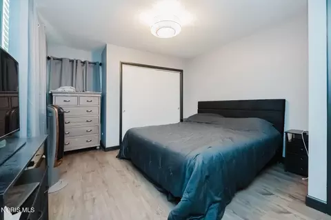 Bedroom - 255 E Yates Ave, Findlay, OH 45840 photo 7 of 8