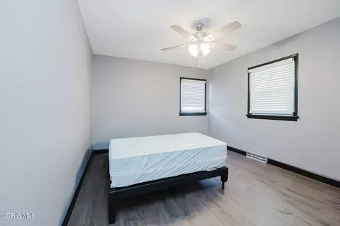 Bedroom - 255 E Yates Ave, Findlay, OH 45840 photo 3 of 8