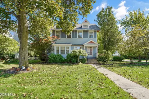 3655 Mapleway Dr, Toledo, OH 43614